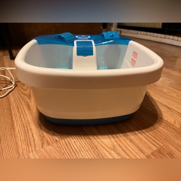 Homedics Bubble Bliss Deluxe Foot Spa with Massaging Bubbles - Picture 2 of 11
